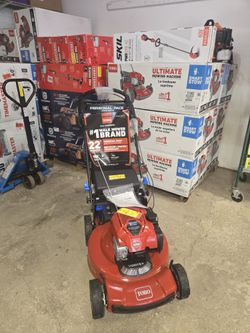 Brand new Toro 22"  personal pace SmartStow Self-Propelled Lawnmowers.
Warranty included 
$449