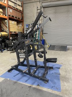 Plate Loaded Wide Lat Pulldown 