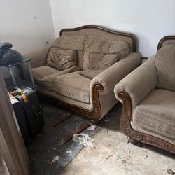 2 Sofas 