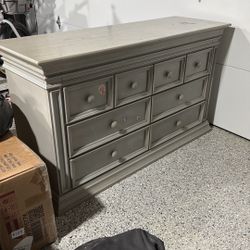 Free Dresser 