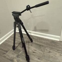 Vanguard Veo 2 Pro 233AV Extendable Tripod With Veo PH-13 2-Way Pan Head