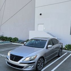 2013 Hyundai Genesis