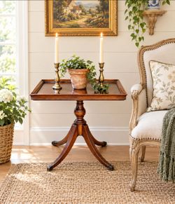 Vintage Elegant Mahogany Pedestal Tea or Accent Table With Glass Serving Tray That is Removable