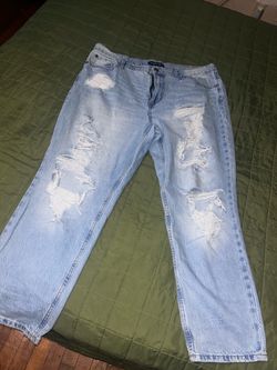 Light Wash Distressed jeans
