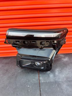 2024-2025 Chevrolet Traverse -LH Driver Side-LED Headlight oem