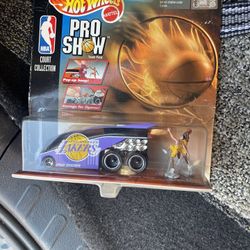 Lakers Collectible 