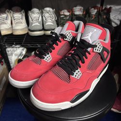 Air Jordan 4 Toro Bravo
