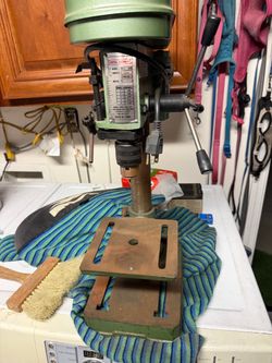 Central Machinery 5-Speed Bench Drill Press – 1/3 HP – Works Great