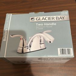 Glacier Bay Builders 4 in. Centerset 2-Handle Low-Arc Bathroom Faucet in Chrome