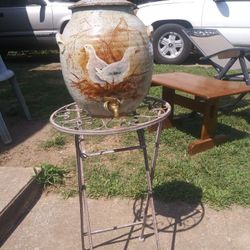 Porcelain ceramic water dispenser and stand