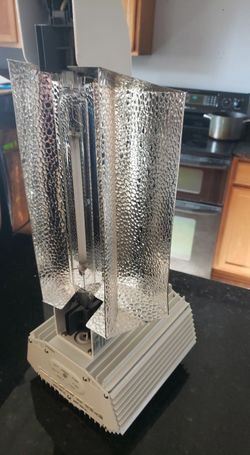 Phantom 1000w DE grow light