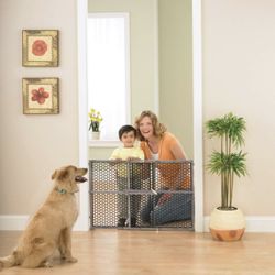 Safety 1st Adjustable Baby Gate for Doorways, Pressure Mount Fastening Gates for Pets, Toddlers, Babies, Children, Vintage Wood, Grey