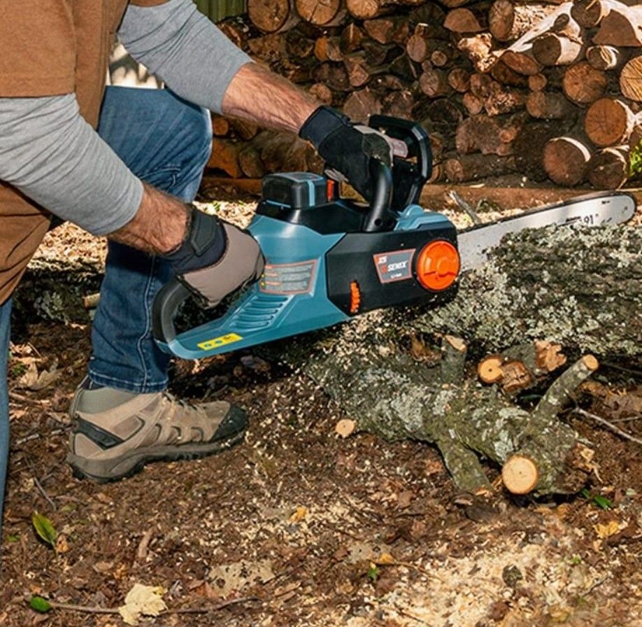Senix Chainsaw 14"