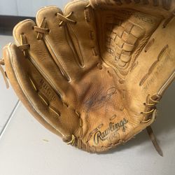Rawlings RBG36 Ken Griffey Jr LHT Left Hand Throw baseball softball glove 12.5”. Preowned in good condition with some minor cosmetic blemishes these b
