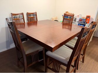 Broyhill Height Dining Table Set – 7 Piece