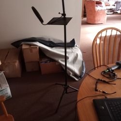 Mic Stand W/mini Table And Pop Filter