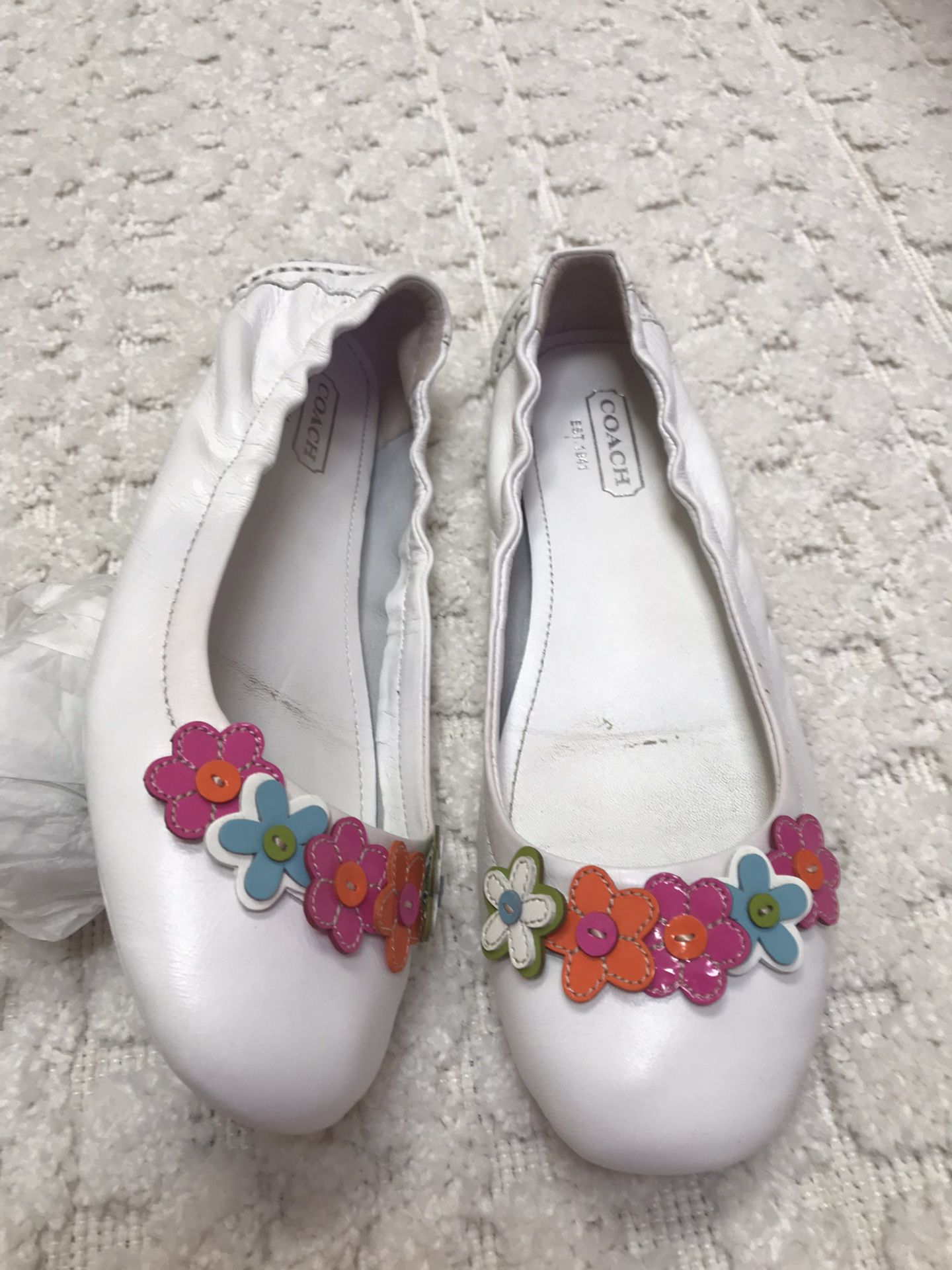 COACH Vanesa White floral Flat Shoes 8