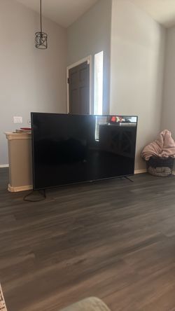 75 inch Vizio tv.