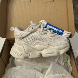 Adidas Ozweego Size 4 