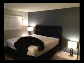 California king bed w/ memory foam mattress