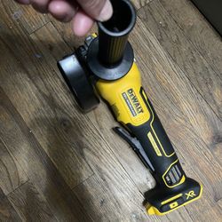 Dewalt Grinder Brushless Xr 20v. $100 Firm Price . Pick Up In The City Of Van Nuys 