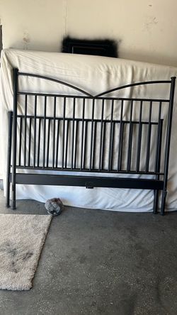 Rod Iron Queensize bed