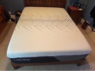 Like New Nectar Luxe Hybrid Full Mattress