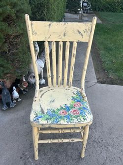 Vintage Painted Wood Chair!