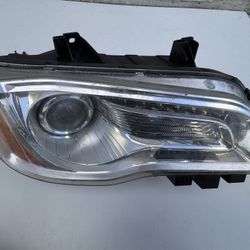 2011 2012 2013 2014 Chrysler 300 Headlight Right Passenger Side Halogen 