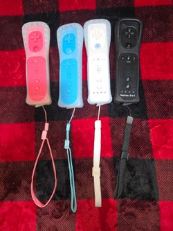 WII/WII U Four Remote Controls
