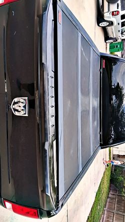 Ram 1500 ROUGH COUNTRY BED COVER 6'4" bed