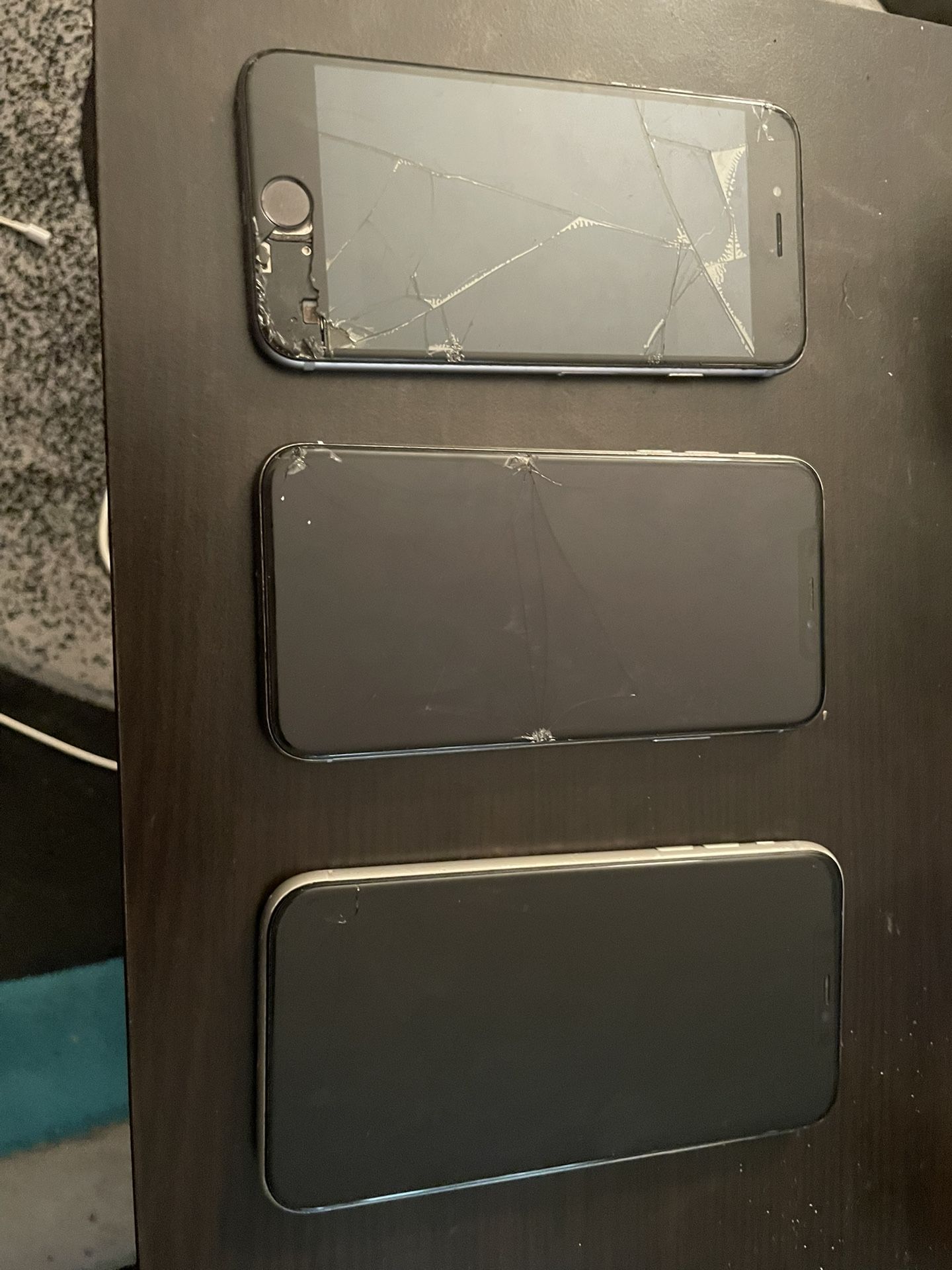Broken  Iphones 6,X,11
