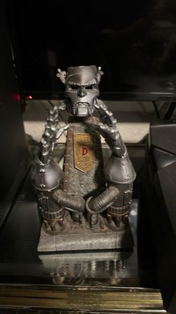 Dr. Doom Sideshow exclusive