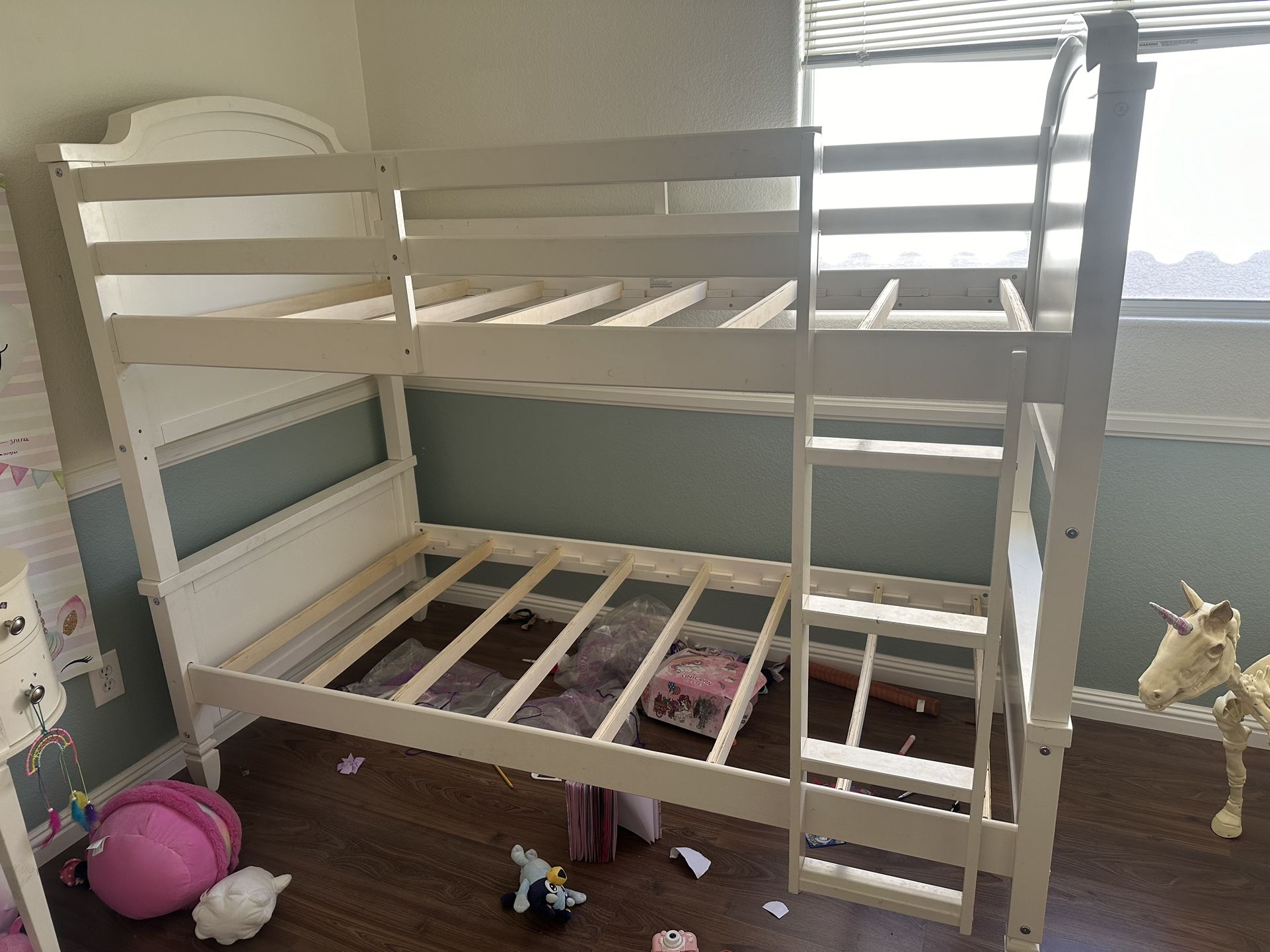 Twin Bunk Bed