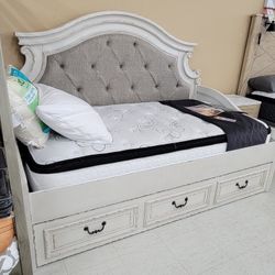 Daybed Bedroom Furniture Fast Delivery Military Discount 👉 PLEASE ASK FOR JON GREEN WHEN YOU ARRIVE!
