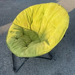 🚗 Easy-to-Carry Folding Chair — Quick Sale