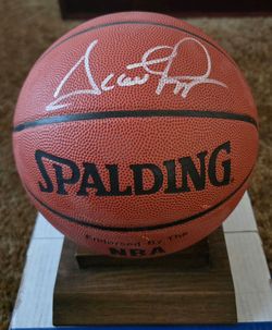 SCOTTIE PIPPEN SIGNED BASKETBALL!