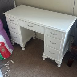 Beautiful White Desk With Wooden Drawers