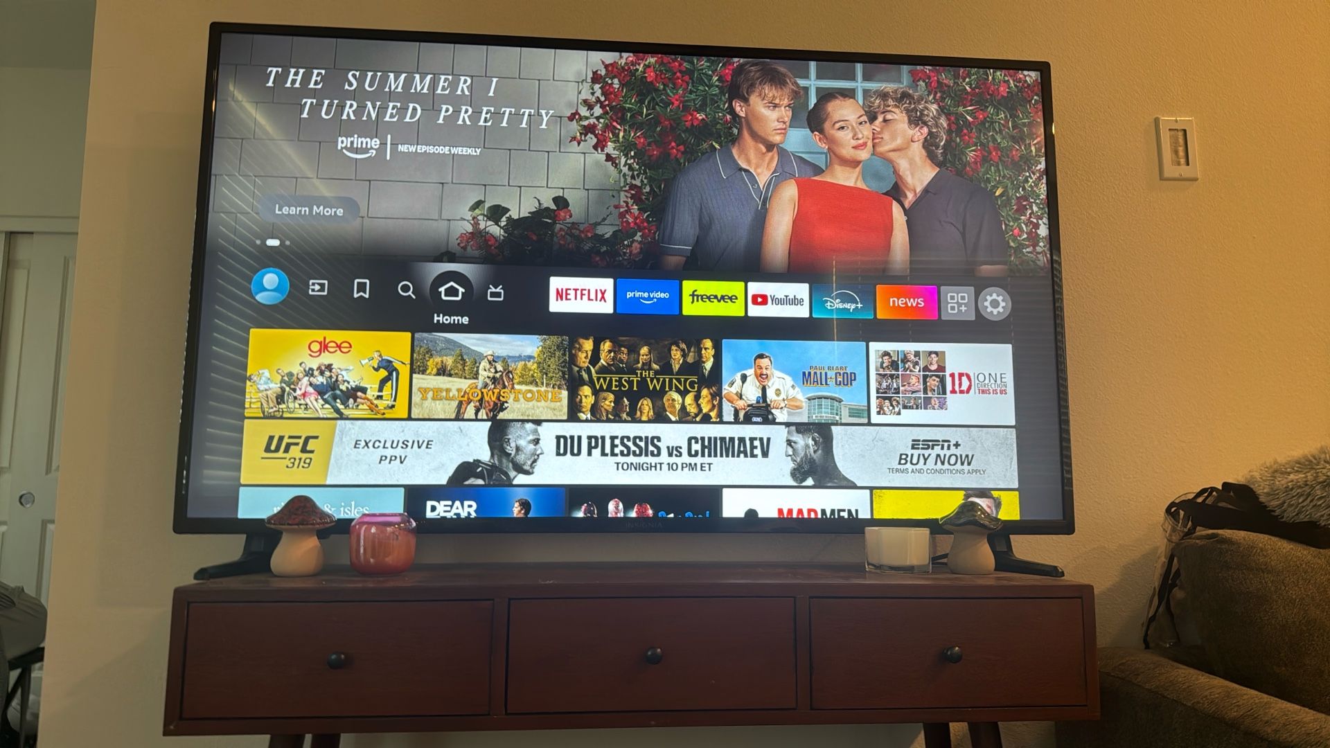 55inch 4K TV with Fire TV Stick Remote (Like New- Great Condition)