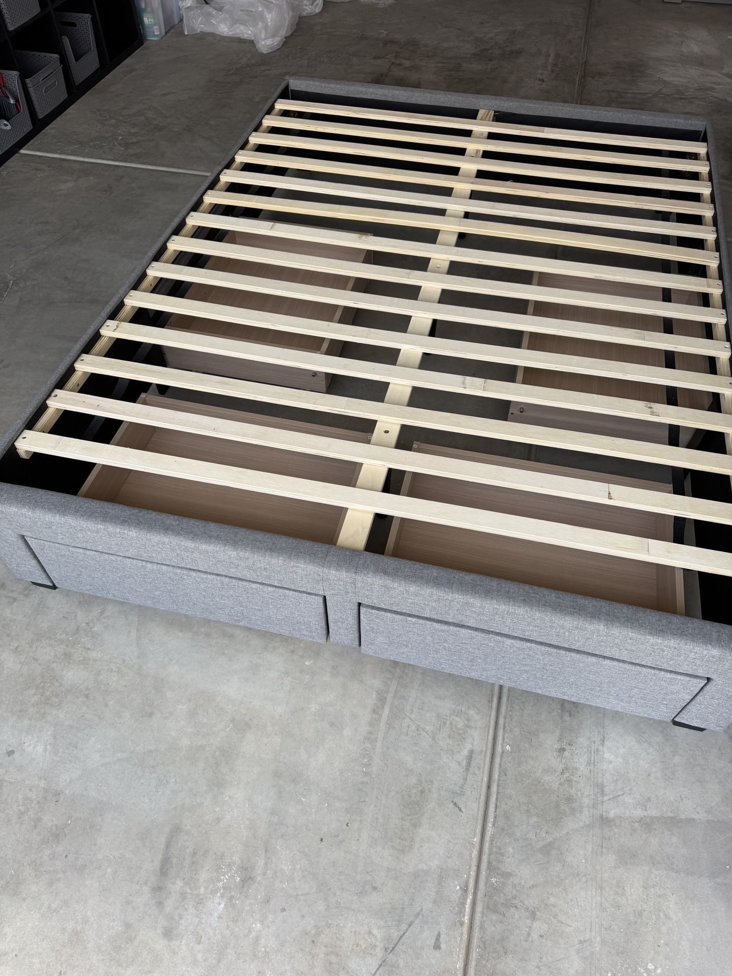 Upholstered Queen Storage Bed with 4 Drawers