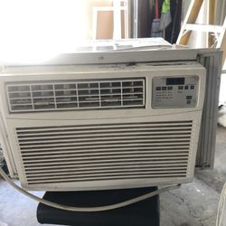 window air conditioner PERFECT CONDITION!!