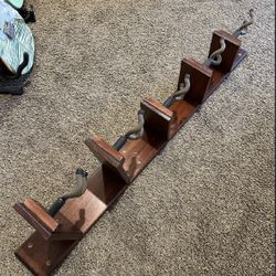 Solid Wood Wall-Mounted Guitar Rack – Holds 6 Guitars