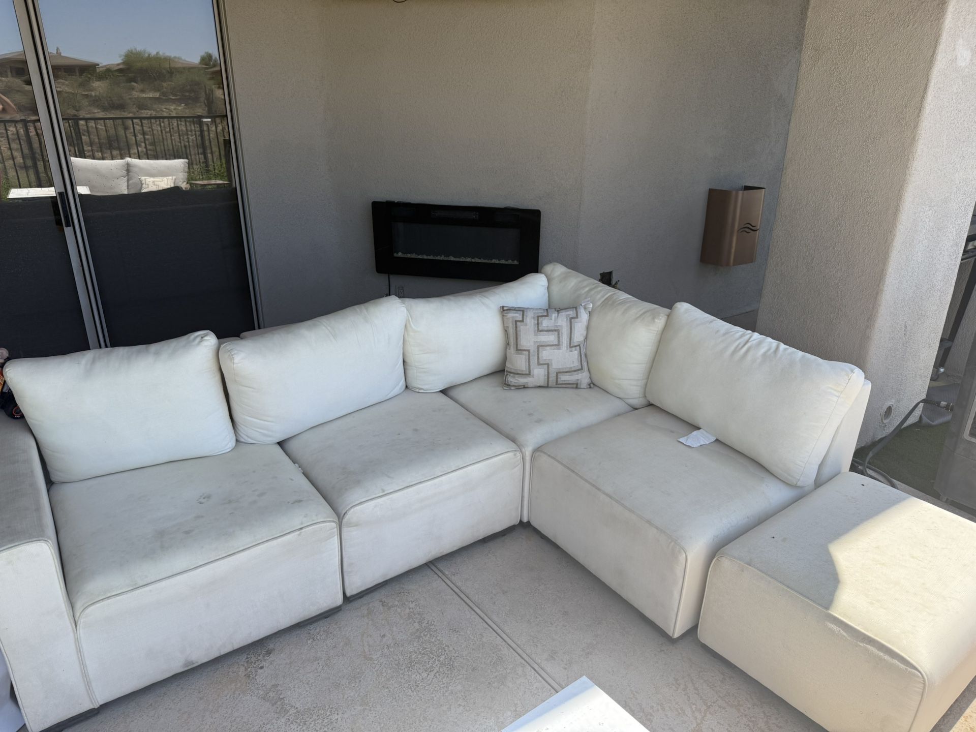 OUTDOOR SECTIONAL COUCH