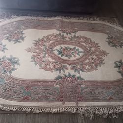 Elegant Hand Tufted Chinese Rug