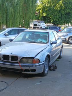 2001 BMW 525i