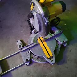 Dewalt 10 In Compound Miter Saw