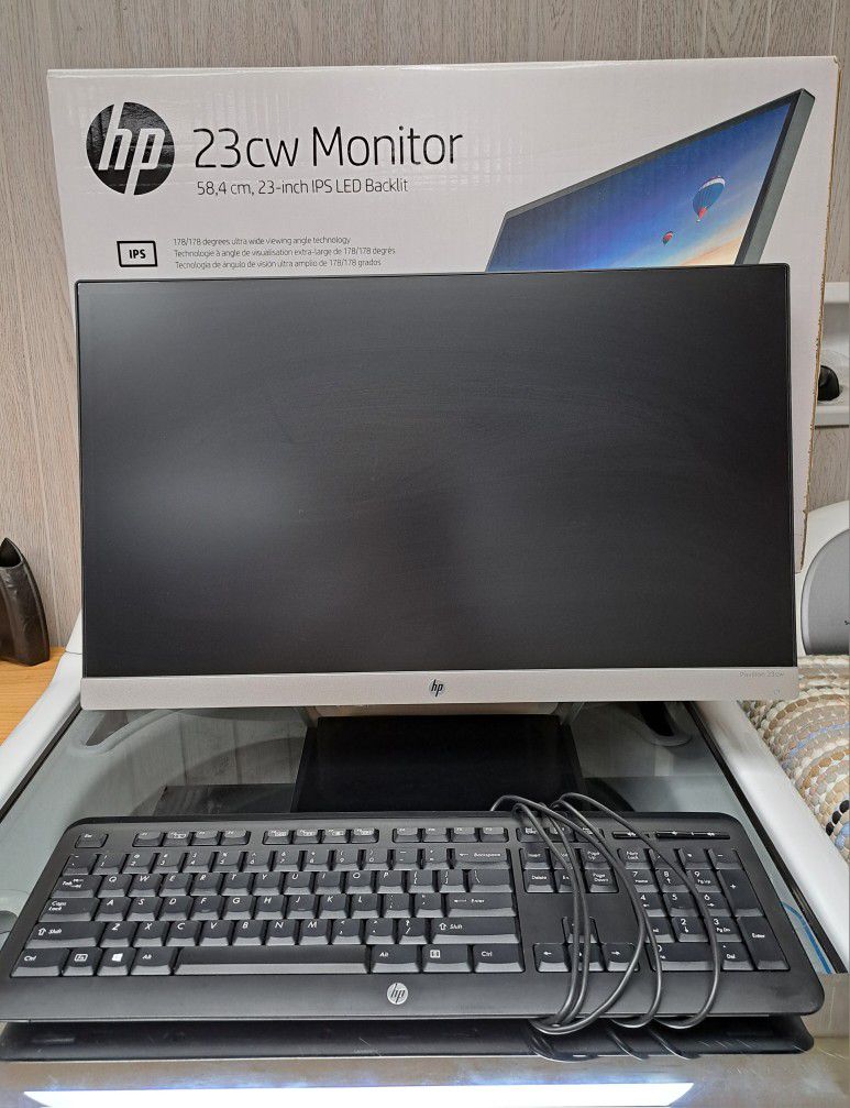 HP 23" Monitor w/Keyboard & Mouse