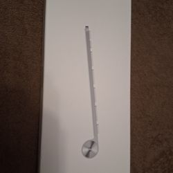 Apple Keyboard , 49 Dlls.