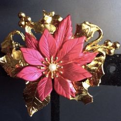 Vintage Christmas KC Poinsettia Flower With Pearl Center Brooch Pin