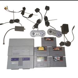 Super Nintendo SNS-001 Complete With 4 Games Tested and working 